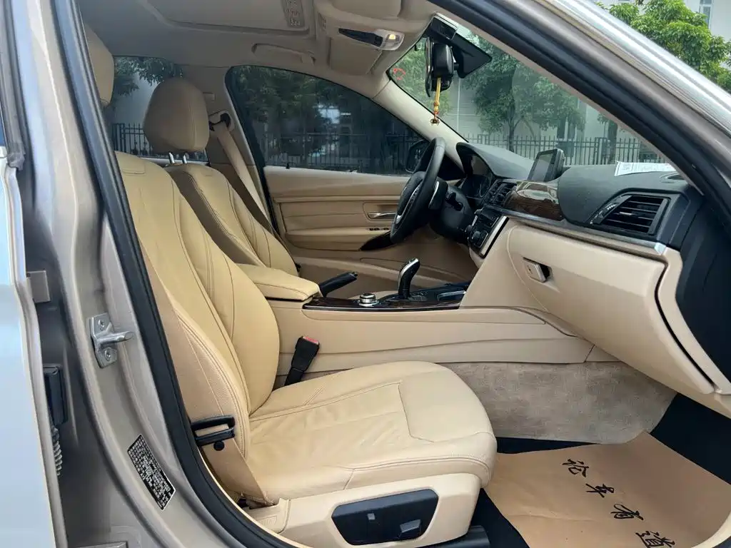 BMW 3 Series 2015 — фото 21