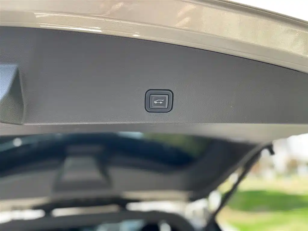 Cadillac XT6 2021 — фото 10