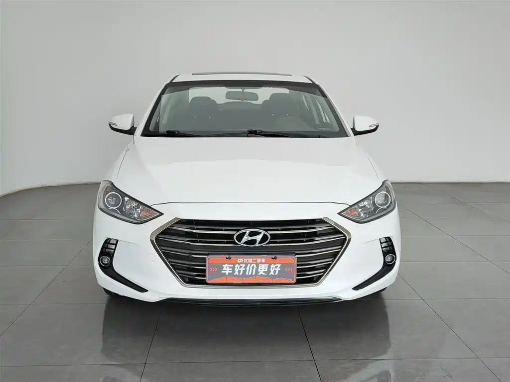 Hyundai Elantra 2018 — фото 3