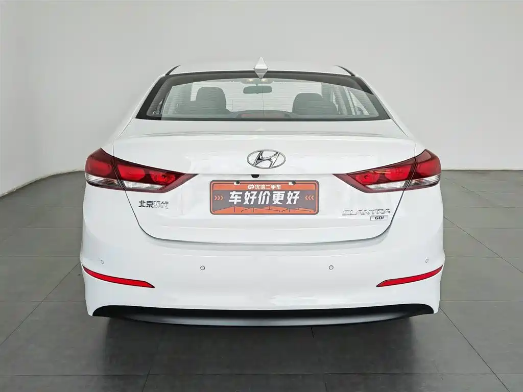 Hyundai Elantra 2018 — фото 4
