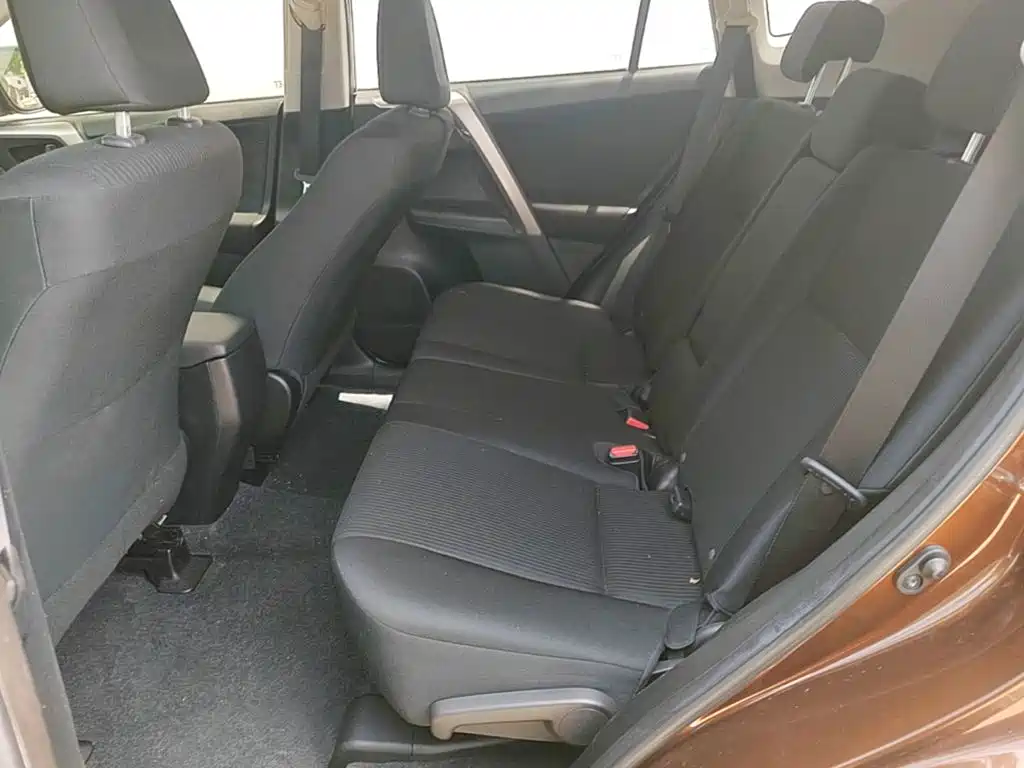 Toyota RAV4 2015 — фото 17