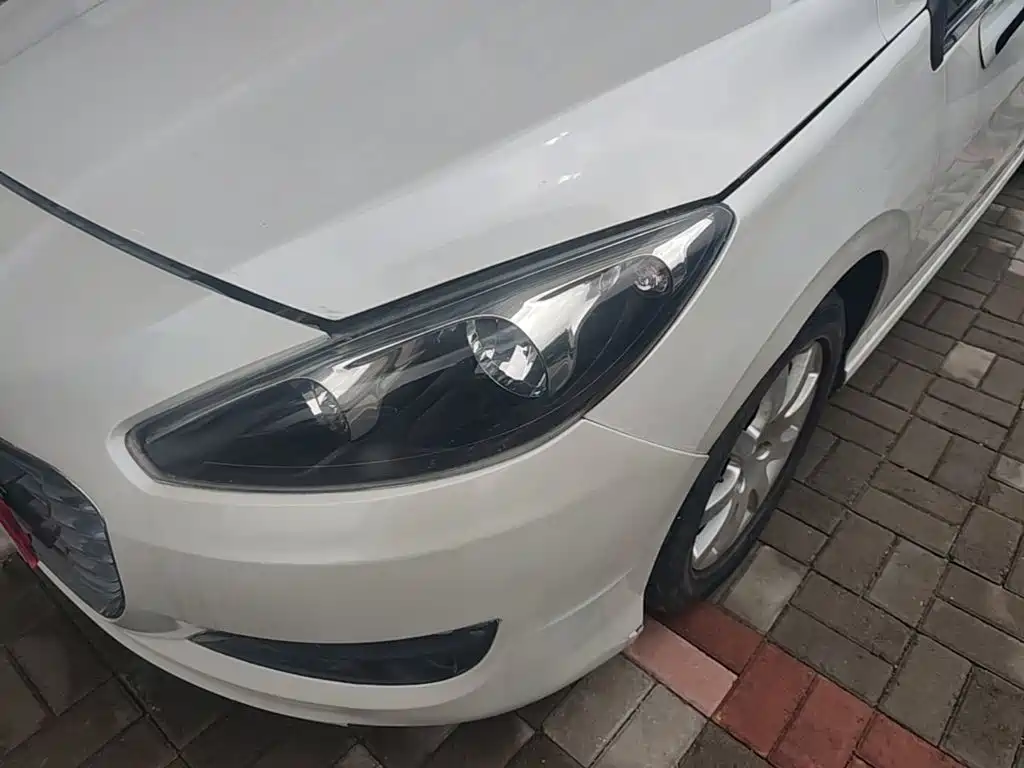 Peugeot 308 2015 — фото 24