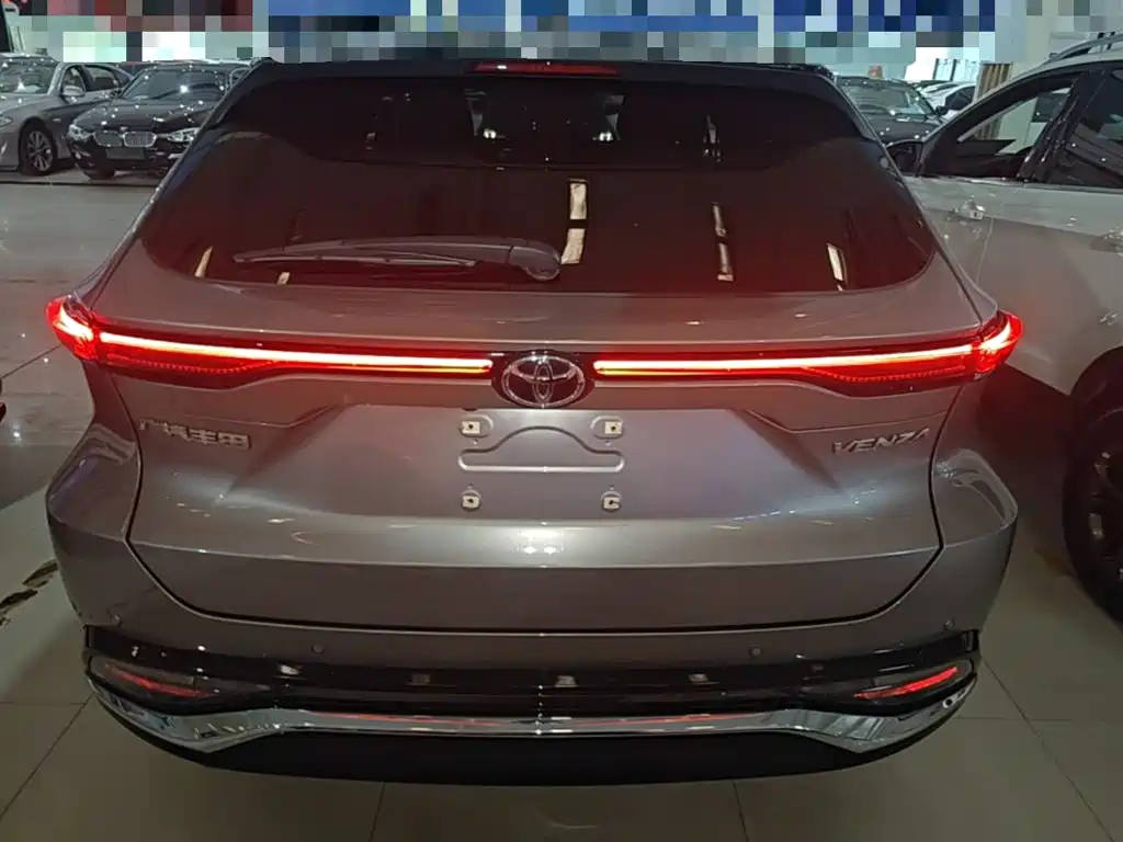 Toyota Venza 2023