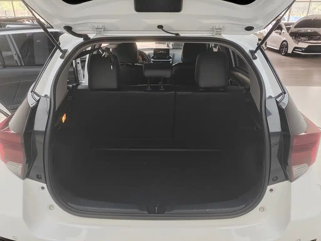Toyota Yaris L 2022 — фото 19