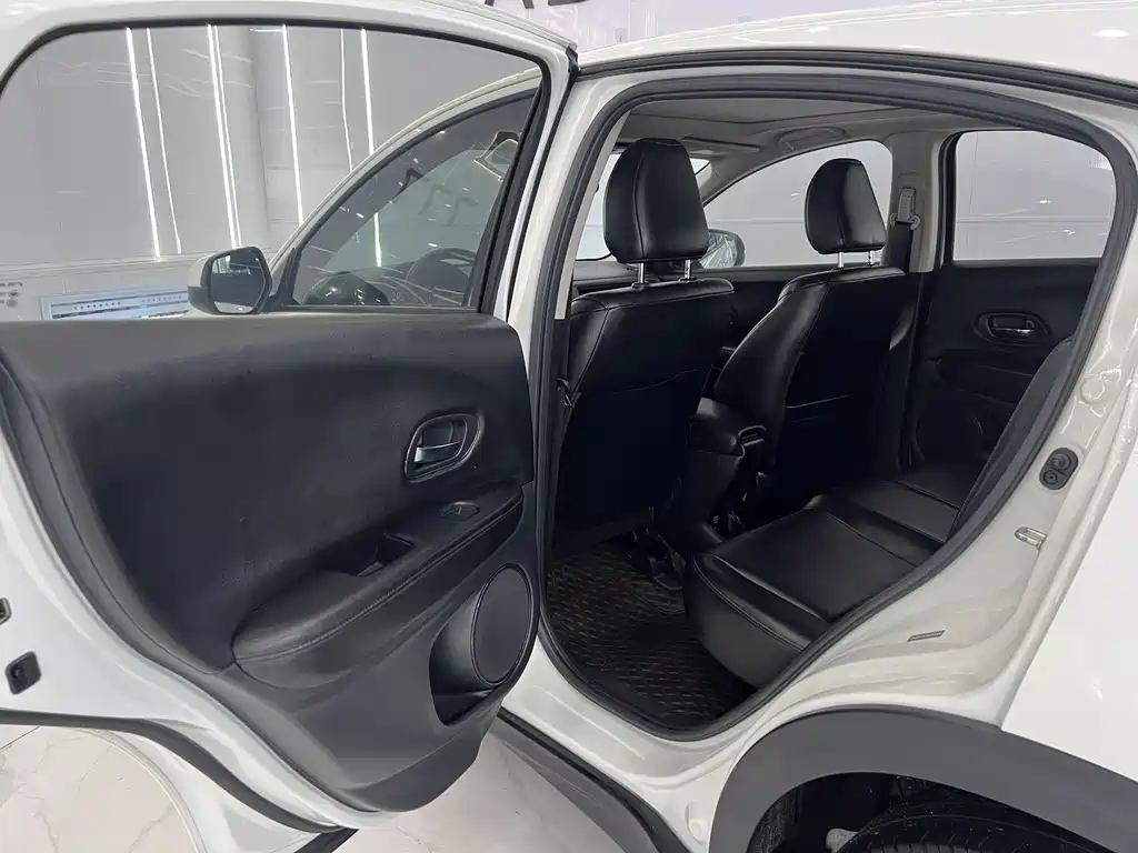 Honda Vezel 2022 — фото 15