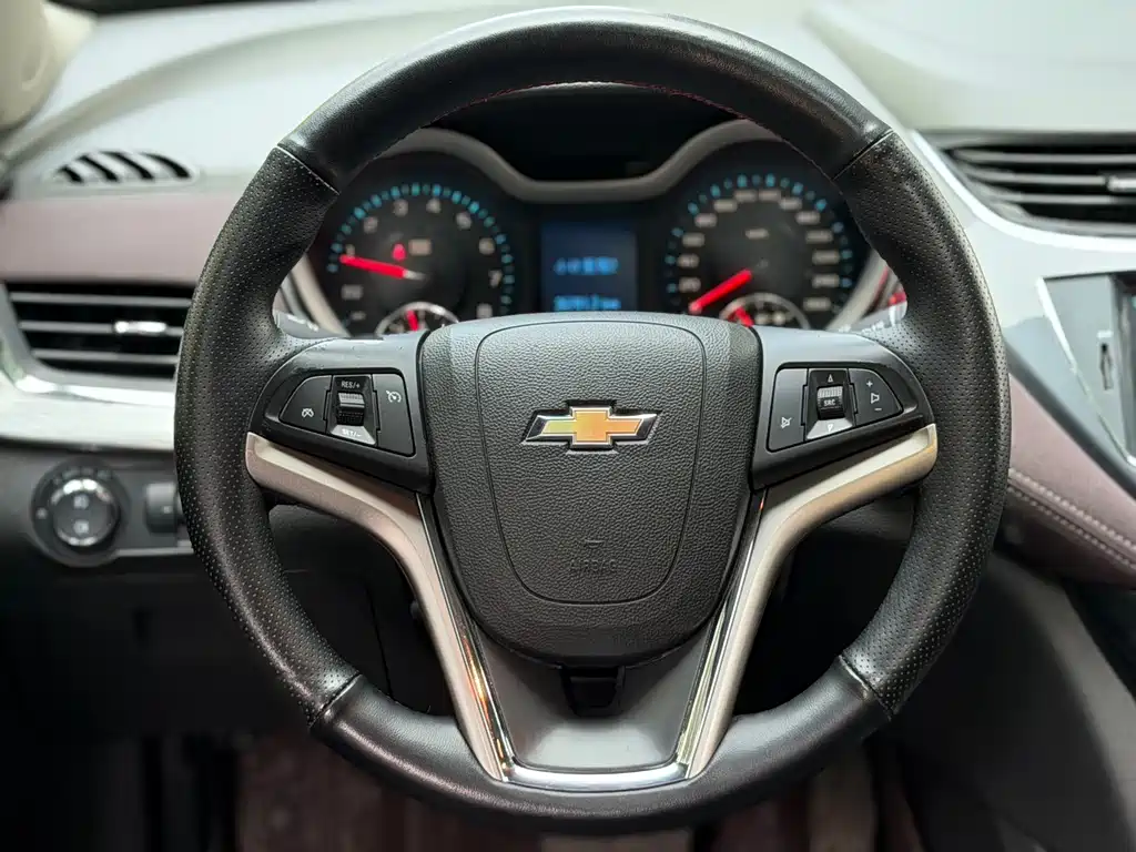 Chevrolet Malibu 2018 — фото 13