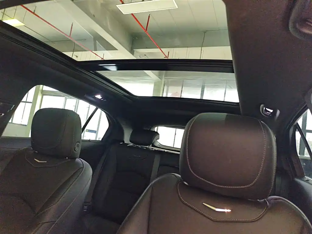 Cadillac XT4 2019 — фото 18