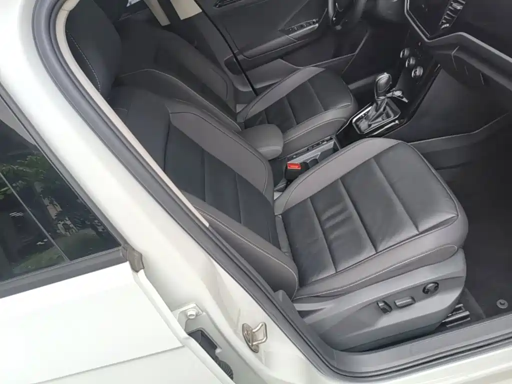 Volkswagen T-Roc 2023 — фото 20