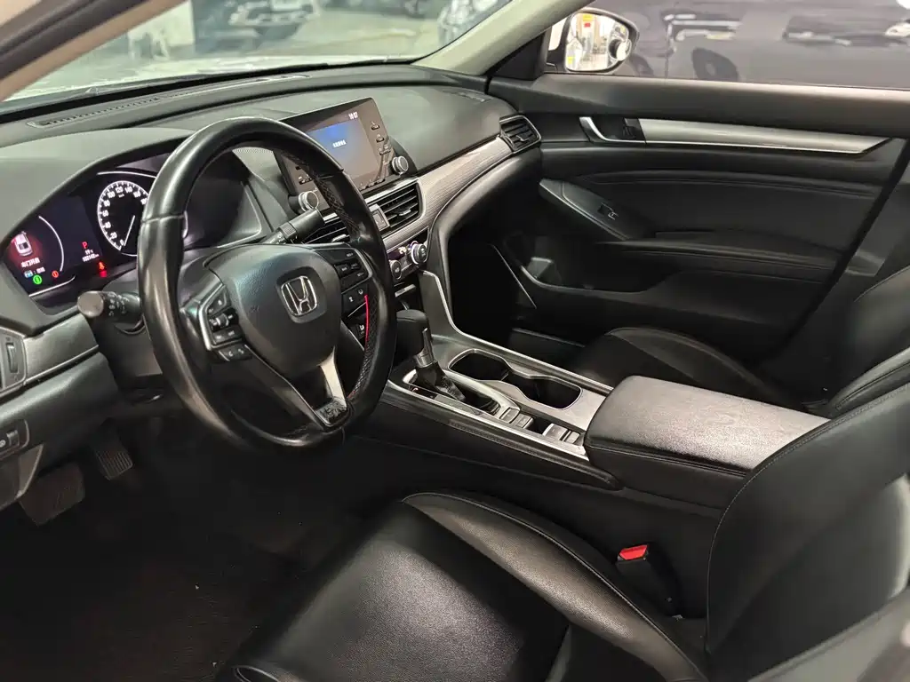 Honda Accord 2020 — фото 12