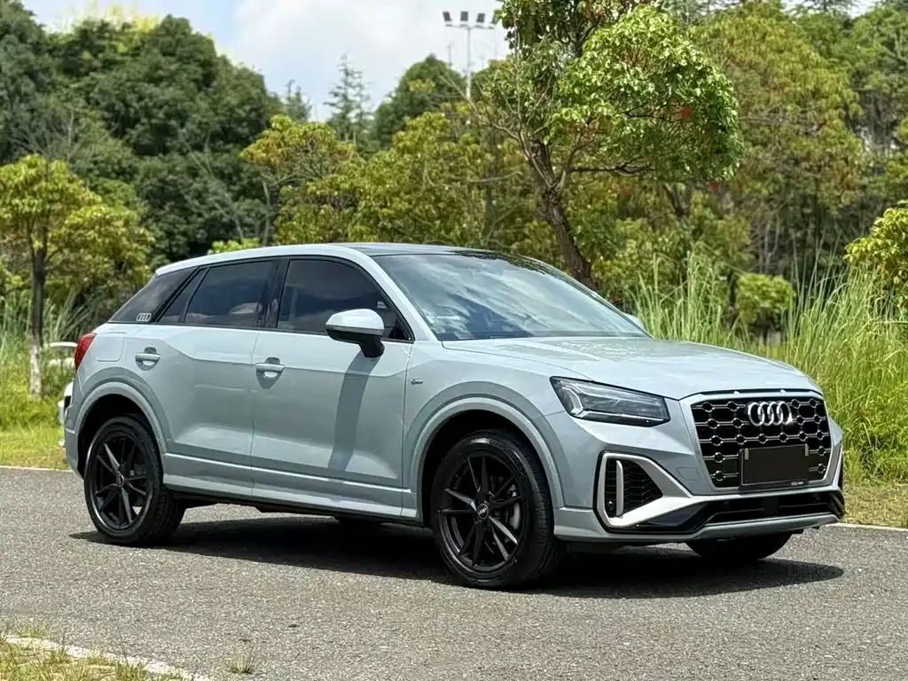Audi Q2L 2023