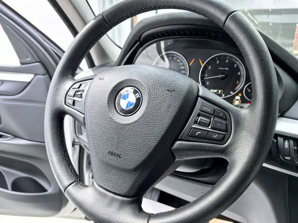 BMW X5 2018 — фото 9