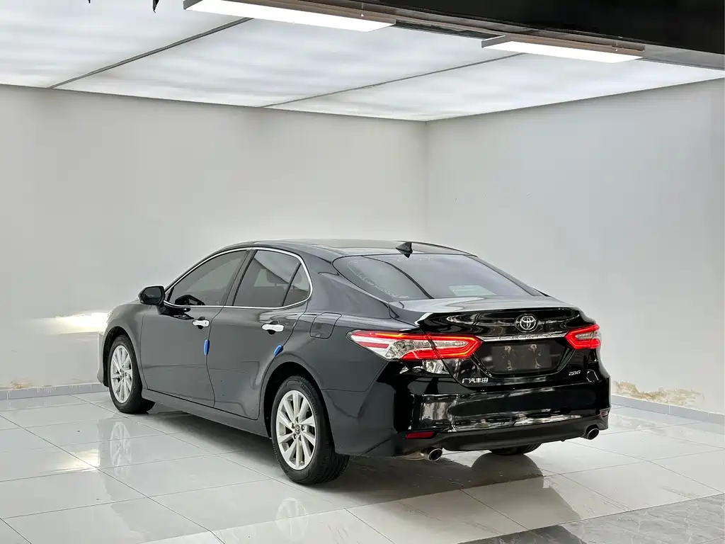 Toyota Camry 2021 — фото 9