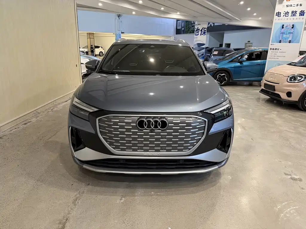Audi Q4 E-Tron 2022 — фото 2