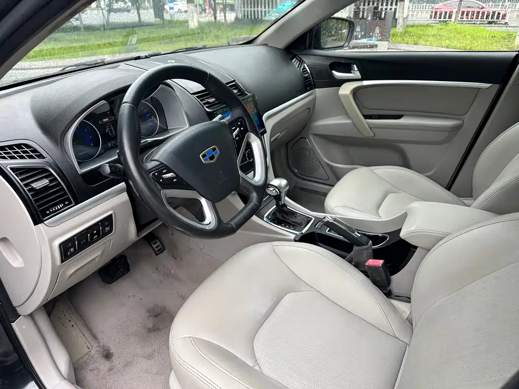 Geely Emgrand 2015 — фото 15