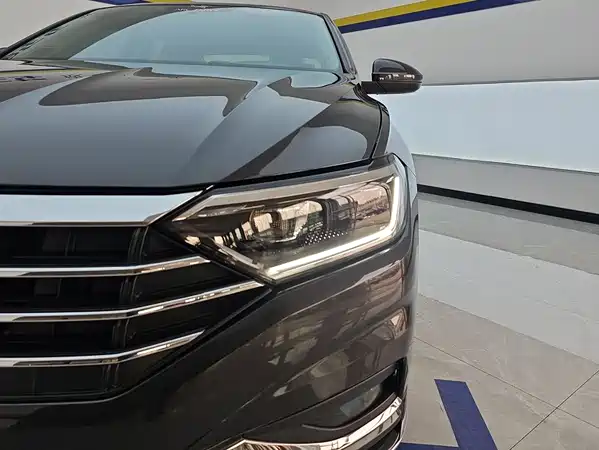 Volkswagen Sagitar 2021