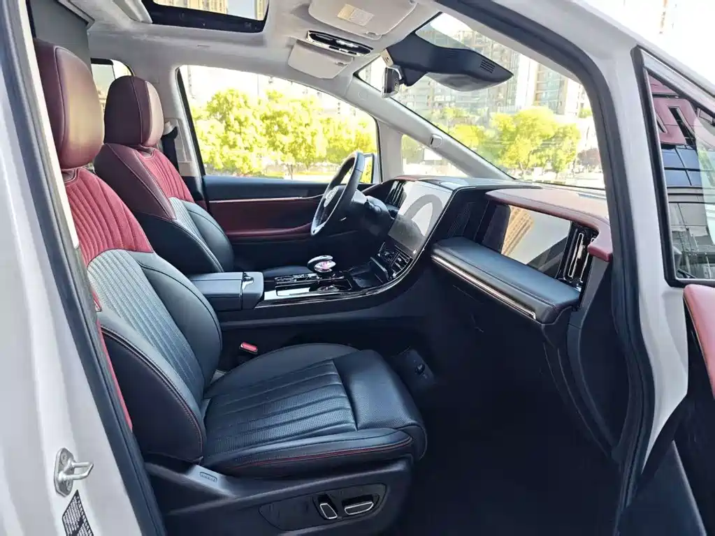 GAC Trumpchi E9 2023 — фото 15