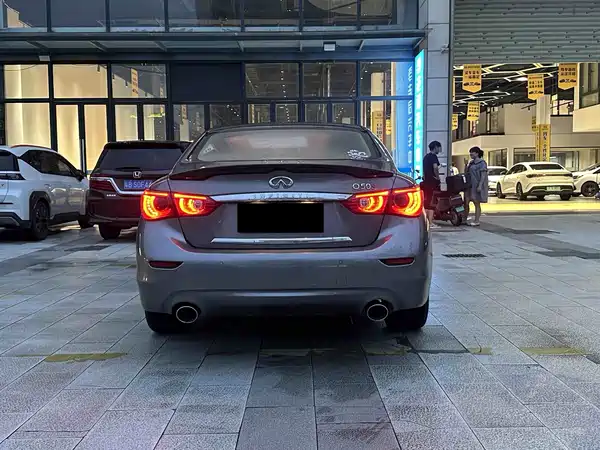 Infiniti Q50L 2015