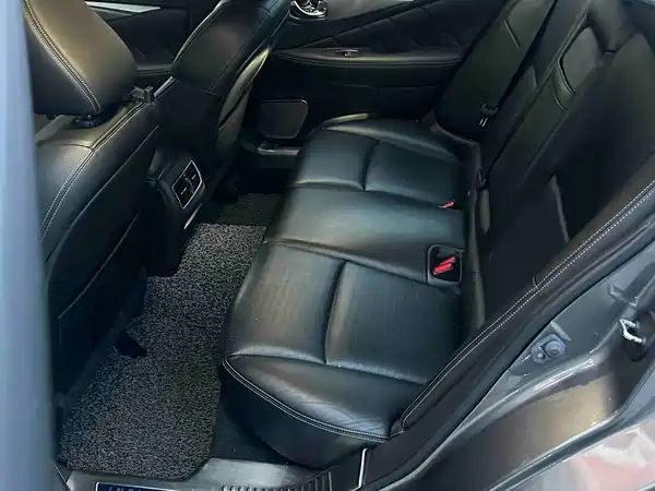 Infiniti Q50L 2015