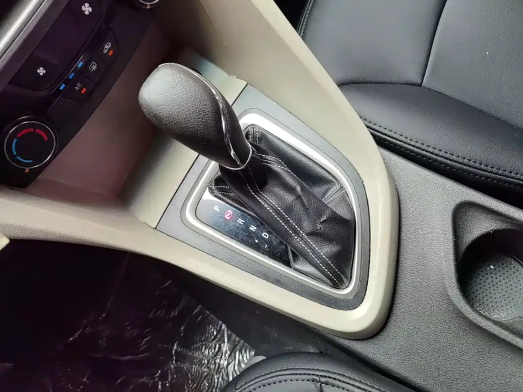 Buick Excelle 2017 — фото 14