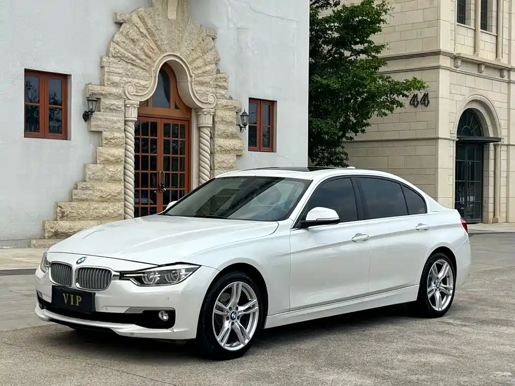 BMW 3 Series 2017 — фото 1