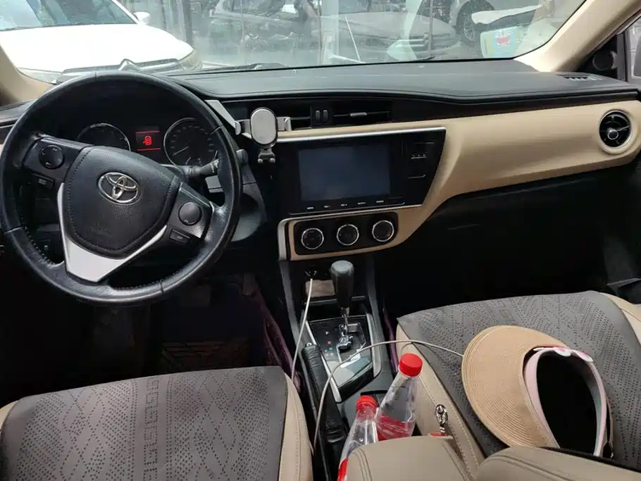 Toyota Corolla 2018 — фото 12