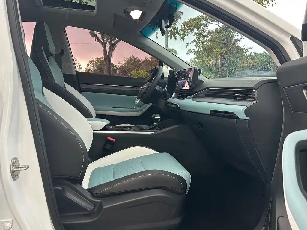 Geely Emgrand S 2024 — фото 12