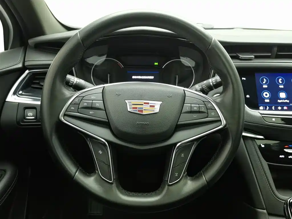 Cadillac XT5 2021 — фото 11