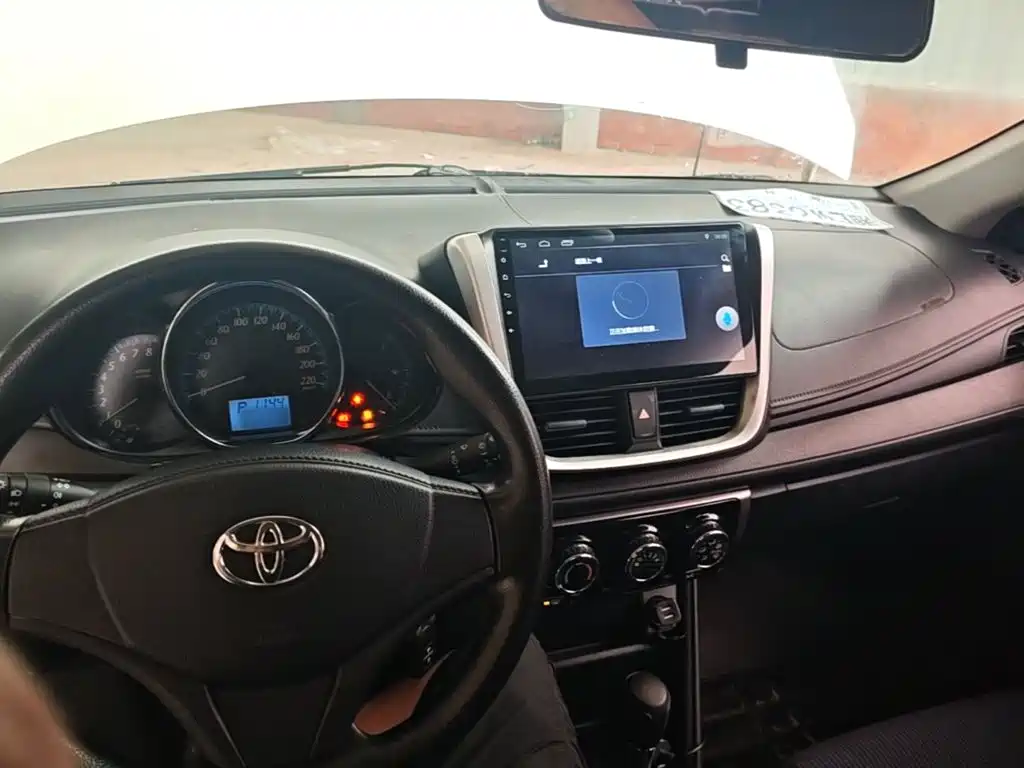 Toyota Yaris L 2019 — фото 10