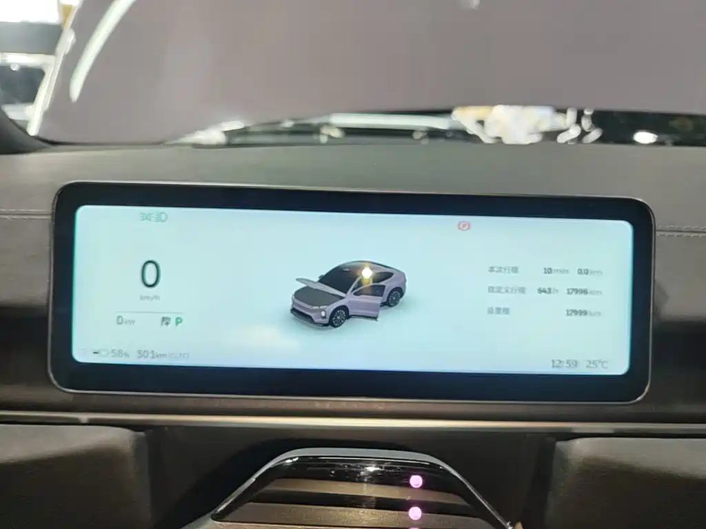 NIO EC6 2025 — фото 12