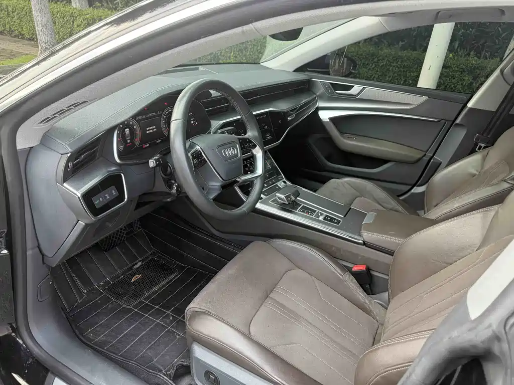 Audi A7L 2023 — фото 2