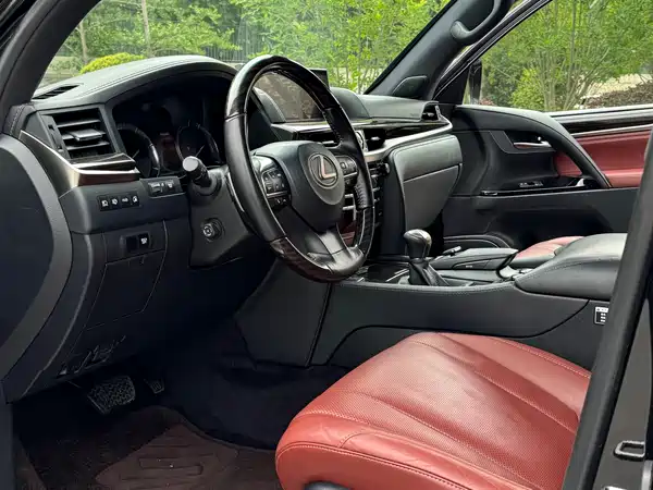 Lexus LX 2018