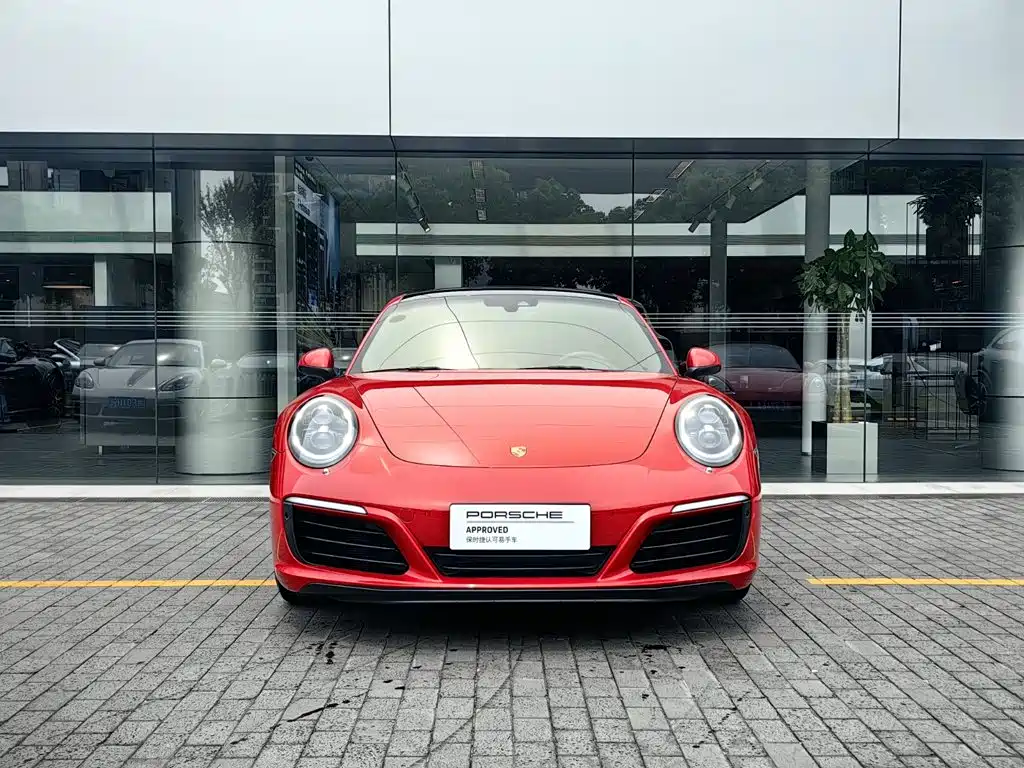 Porsche 911 2018 — фото 13