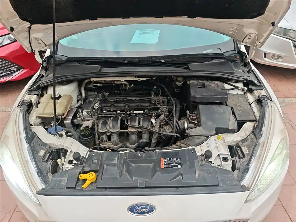 Ford Focus 2016 — фото 16