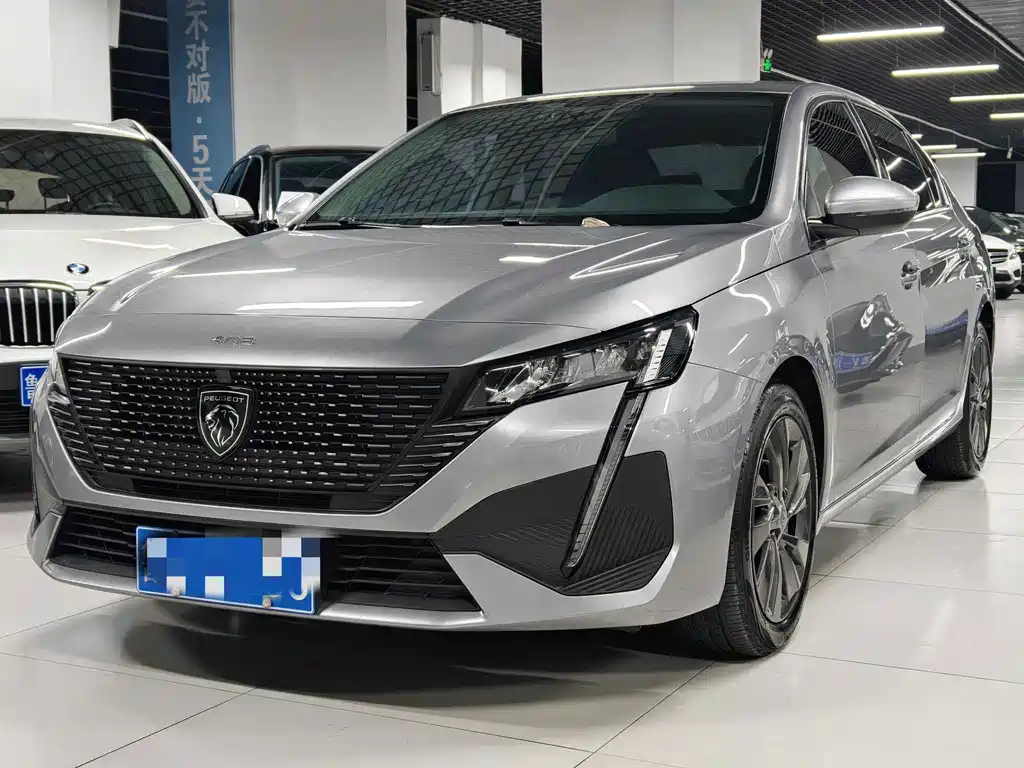 Peugeot 408 2024 — фото 1