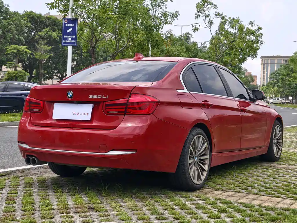 BMW 3 Series 2019 — фото 17