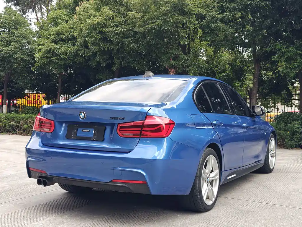 BMW 3 Series 2017 — фото 14