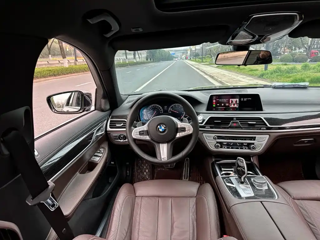 BMW 7 Series 2019 — фото 7