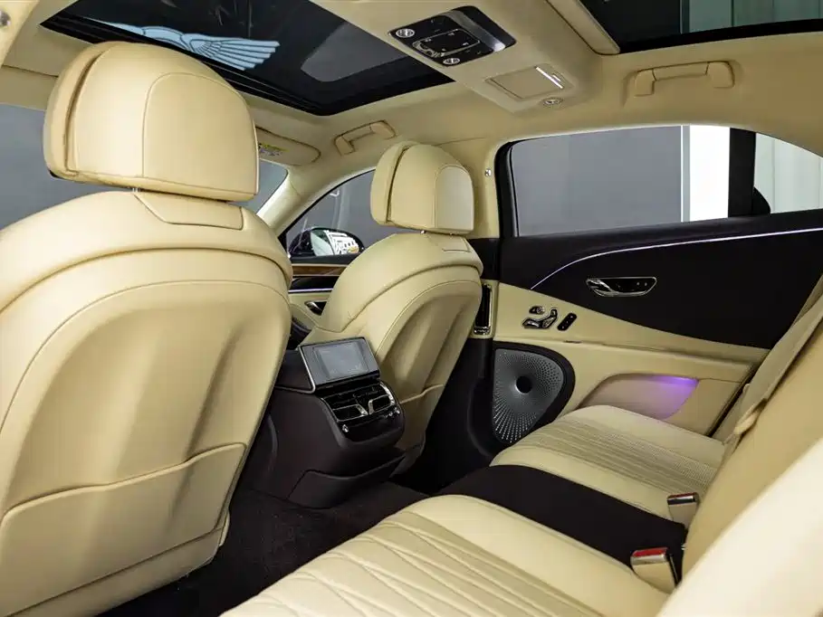 Bentley Flying Spur 2020 — фото 11