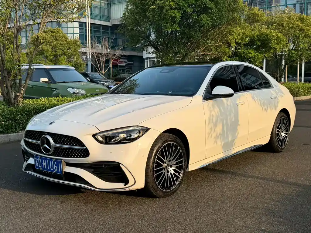 Mercedes-Benz C-Class 2023 — фото 3