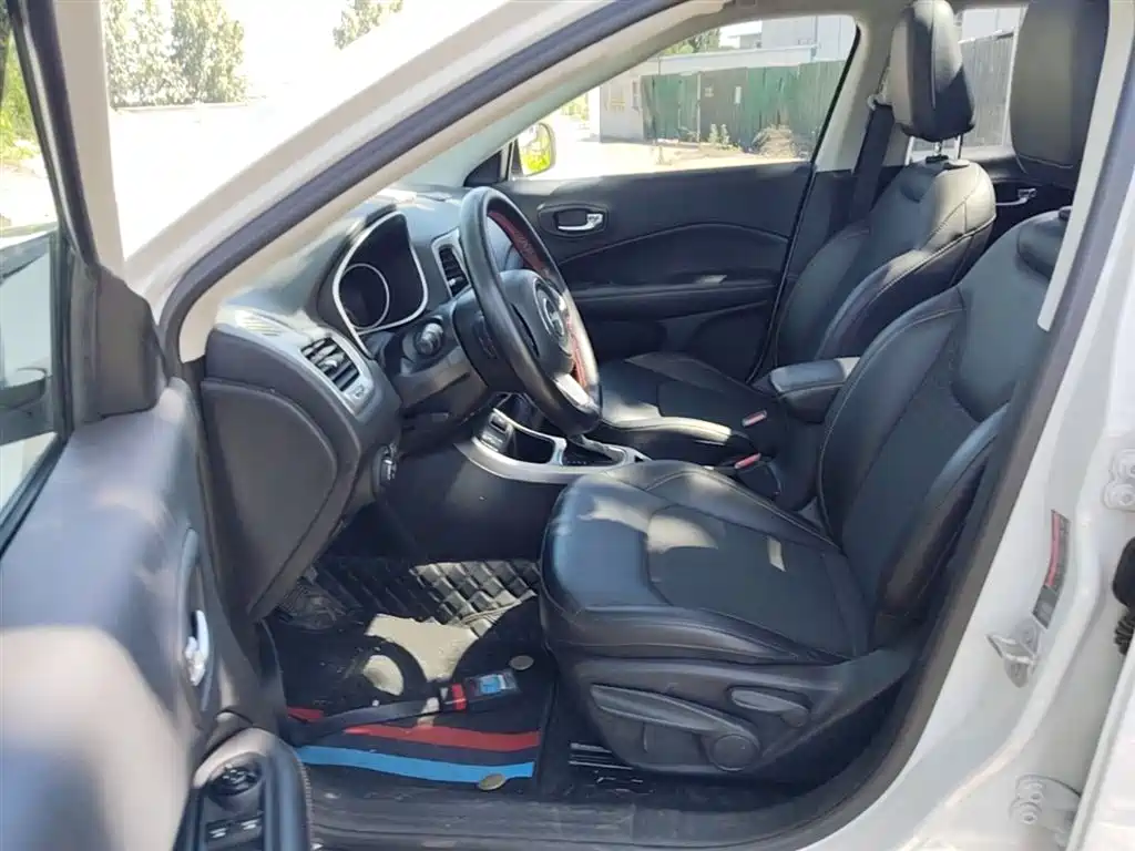 Jeep Compass 2020 — фото 15