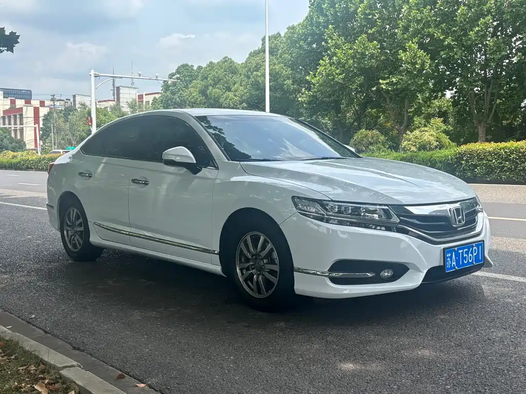 Honda Spirior 2016 — фото 6