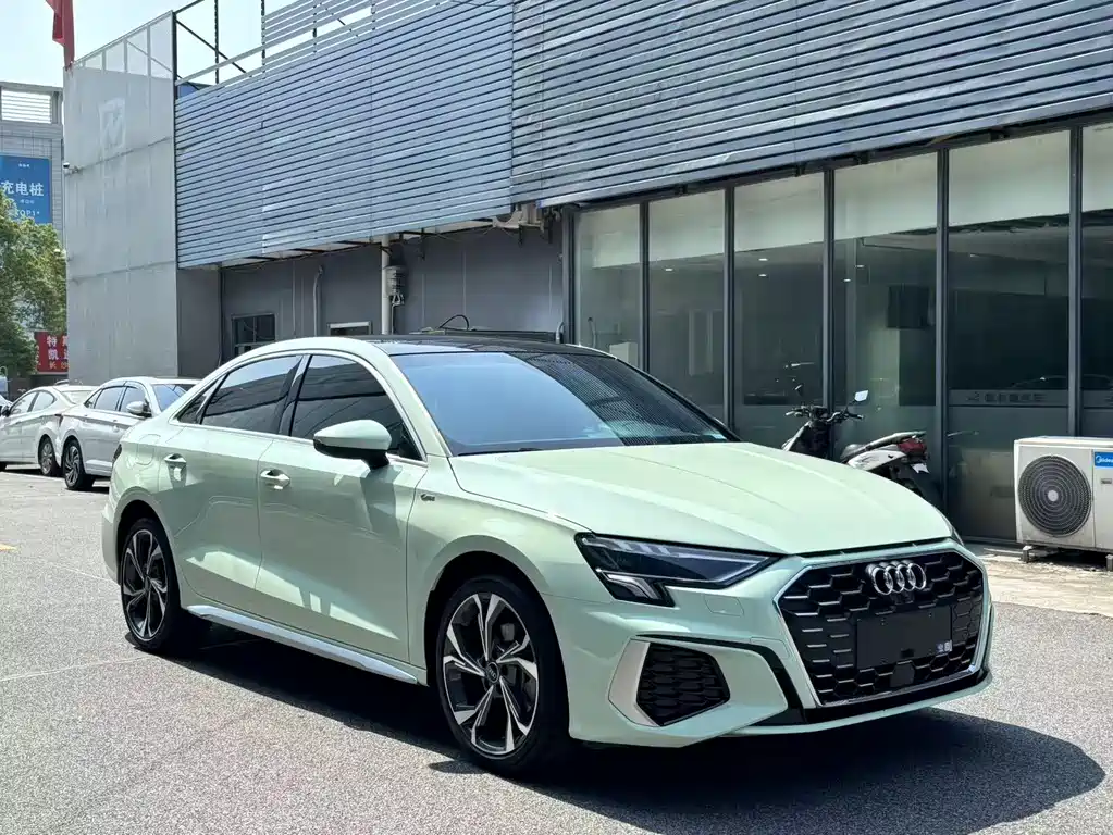 Audi A3 2023 — фото 4