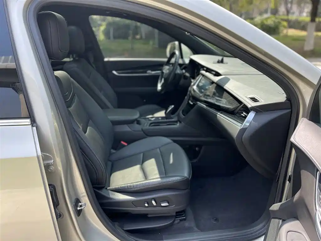 Cadillac XT6 2021 — фото 16
