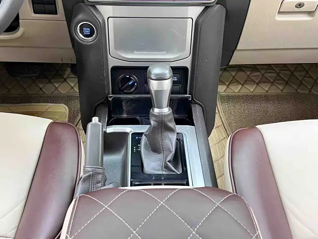 Toyota Prado 2020 — фото 19
