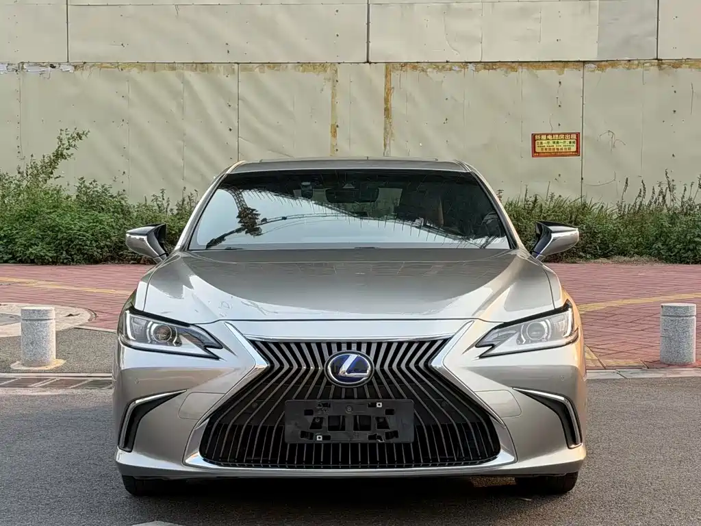 Lexus ES 2021 — фото 2