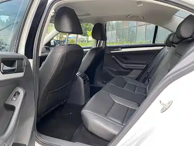 Volkswagen Sagitar 2016