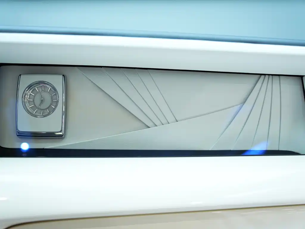 Rolls-Royce Phantom 2021 — фото 15