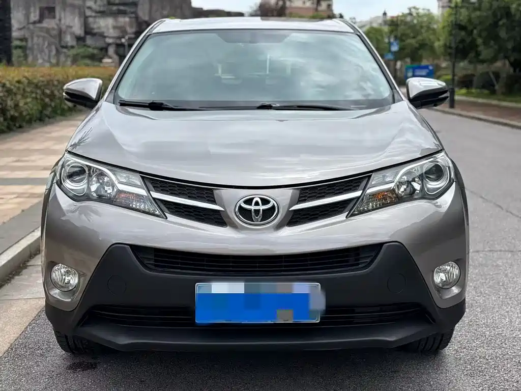 Toyota RAV4 2014 — фото 4