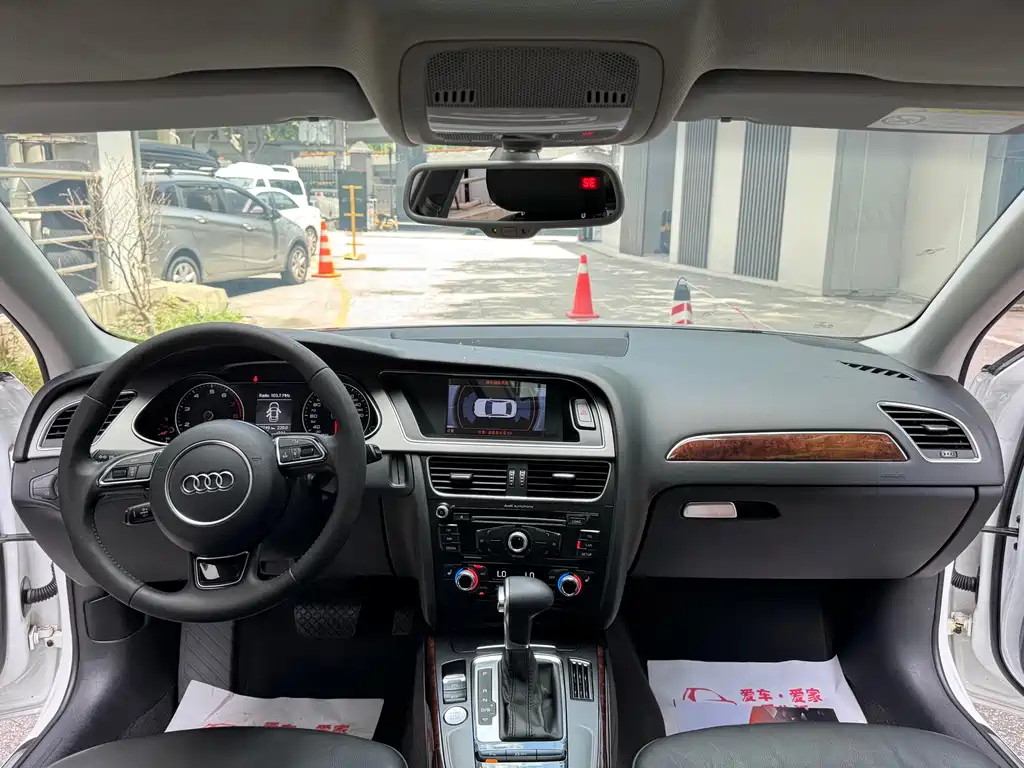 Audi A4L 2016