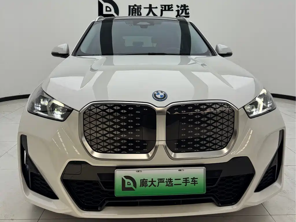 BMW iX1 2024